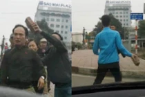 Va chạm giao thông, nhân viên xe bus Hà Nội cầm gạch đánh người