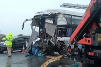 Xe cứu hỏa gây tai nạn kinh hoàng trên cao tốc ở Hà Nội