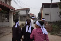 Xe khách đâm đoàn đưa tang ở Vĩnh Phúc: Khăn tang phủ trắng vùng quê