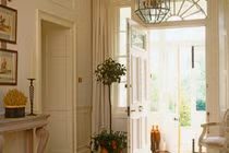 Sai lầm trong phong thủy cửa chính khiến gia chủ... mạt vận