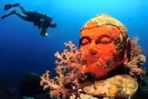 Thế giới kinh ngạc về ngôi đền bí ẩn dưới đáy biển