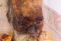 Tận mục xác ướp nhà sư vẹn nguyên đáng kinh ngạc 