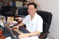 Người chiến sĩ áo trắng tiên phong trong phẫu thuật ghép chi thể