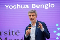 "Bố già” AI Bengio: "Không nên thiết kế AI có cảm xúc như người" 