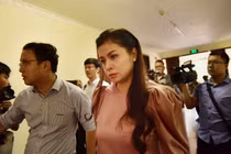 Vụ ly hôn Trung Nguyên: Bà Diệp Thảo mệt mỏi xuất hiện ở tòa