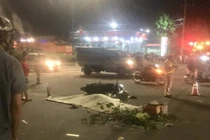 Gặp nạn ở "ngã tư tử thần", cha cố đẩy con văng xa thoát chết