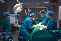 Nữ khách hàng ngưng tim, ngưng thở ở thẩm mỹ Vivian: Chồng nói do cảm cúm 