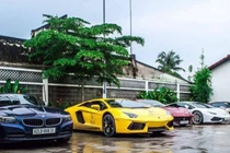Dàn siêu xe chục tỷ đi ăn "cơm bụi" ở Sài Gòn