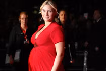 Nàng Rose của Titanic vui mừng đón con trai thứ ba