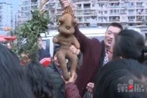 Tìm thấy củ khoai "hình người"... kiểm tra ra kết quả bất ngờ