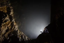 Sức hút mãnh liệt từ bức tường Việt Nam trong hang Sơn Đoòng