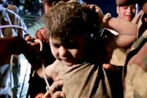 Bé trai sống sót thần kỳ sau 2 ngày dưới giếng sâu 35m