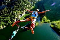 8 địa điểm nhảy bungee mạo hiểm nhất thế giới