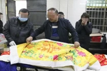 Vợ tưởng chồng chết, đưa vào nhà tang và điều không ngờ xảy ra