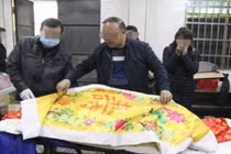 Vợ tưởng chồng chết, đưa vào nhà tang và điều không ngờ xảy ra