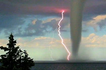 Vòi rồng và khám phá kinh hoàng nhất ít ai hay