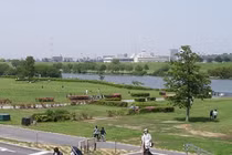 "Người chết" bất ngờ trở về gõ cửa nhà, cảnh sát phải xin lỗi...