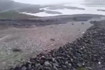 Kỳ lạ dòng sông đá chảy ầm ầm như nước