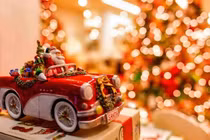 Tục đón Giáng sinh quái đản và kỳ cục nhất trên thế giới