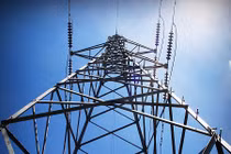 Tiếp xúc dòng điện 11.000 volt, người đàn ông vẫn sống sót kỳ lạ