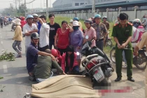 Chồng gào khóc bên xác vợ bị xe tải cán chết thảm