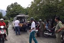 Hoảng hốt phát hiện tử thi co quắp trong ngôi nhà hoang