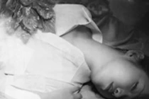 Nam thanh niên cắt cổ người yêu rồi tự sát