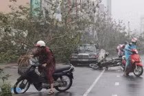 Những hình ảnh ngổn ngang từ tâm bão số 11 