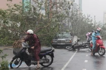 Những hình ảnh ngổn ngang từ tâm bão số 11 