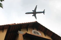Máy bay vô can vụ nhà dân bị tốc ngói