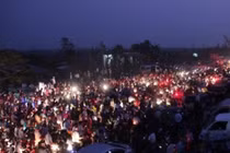 Chưa đám tang nào nghẹt kín người như thế?