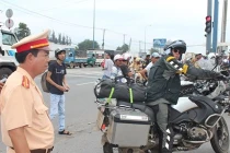 Dàn môtô “khủng” ngoại quốc bị CSGT chặn bắt