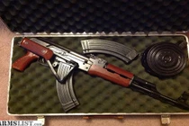 Soi xét khẩu tiểu liên Trung Quốc "nhái" AKM 