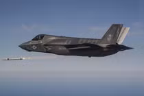 Lý do tên lửa ASRAAM được lên tiêm kích tàng hình F-35