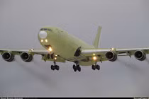 Nga muốn biến chuyên cơ Il-96-400TZ thành "bầu sữa trên không"?