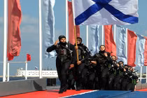 Mổ xẻ khẩu súng trường độc nhất vô nhị của người nhái Nga