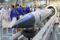 Thăm nhà máy chế tạo đạn tên lửa cho S-300 Việt Nam