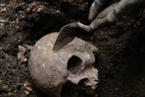 Hé lộ nghĩa địa người điên 450 năm tuổi 