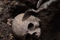 Hé lộ nghĩa địa người điên 450 năm tuổi 