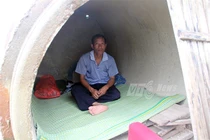 Cuộc sống trong ống cống của bố thủ khoa ĐH Y