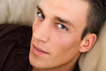 Đàn ông có tướng mặt nào dễ thành công? 