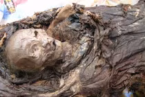 Bên trong những ngôi mộ ướp xác ở Việt Nam 