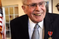 Chuyện người Mỹ hướng dẫn Tướng Giáp dùng vũ khí 