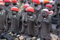 Những bức tượng ma quái xứ Phù Tang 