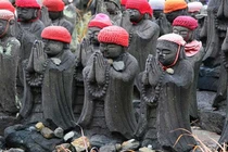 Những bức tượng ma quái xứ Phù Tang 