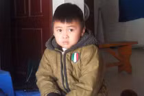 GV mầm non bỏ đói, đánh bé 4 tuổi đến bò lê?