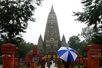 Mái vòm Đại tháp Giác Ngộ khảm 289 kg vàng