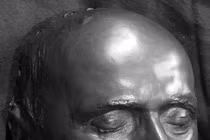 Giải mã những chiếc mặt nạ bất tử 