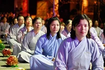 Phật tử vào chùa nên mặc quần áo thế nào? 