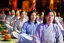 Phật tử vào chùa nên mặc quần áo thế nào? 